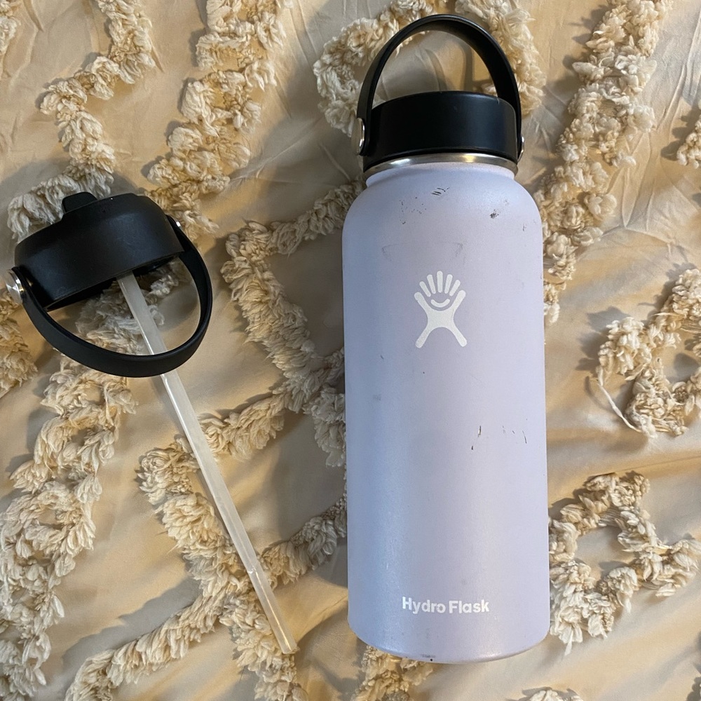 Gently used Fog colored hydro flask 32 oz